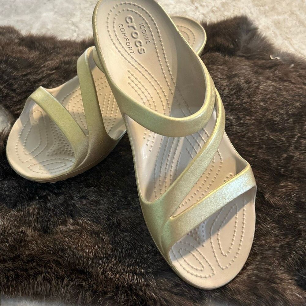 CROCS Kadee II Slide Sandal Women Size 10 Metallic Gold - Picture 7 of 7